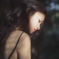 梦里拨开柔软的蒿草，下面是一片漆黑的尸骸 〆、北斗七星旳旁边，