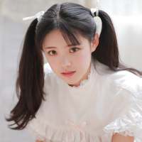 梦里拨开柔软的蒿草，下面是一片漆黑的尸骸 第一根白发，得到恨；