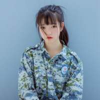 梦里拨开柔软的蒿草，下面是一片漆黑的尸骸 第一根白发，得到恨；