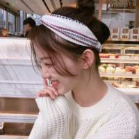 他可能是个不解风情的老妖怪. 需要你热情维持的感情