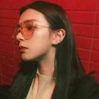 做个黑夜里孤独凶猛的魔鬼 别在灯红酒绿中 - 俄 要 的 并