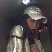 做个黑夜里孤独凶猛的魔鬼 别在灯红酒绿中 - 俄 要 的 并