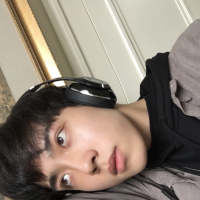 总是在别人的故事里找希望。 我一直在用一切你所不