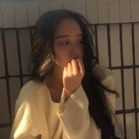 总是在别人的故事里找希望。 我吸烟喝酒，没有安全