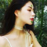 总是在别人的故事里找希望。 我吸烟喝酒，没有安全