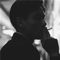 他可能是个不解风情的老妖怪.