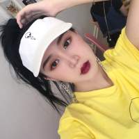 薄倩 蹲下，捡起呐一份属于