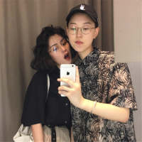 beloved 有女生围在你身边时。