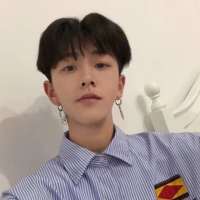 卿为朝朝暮暮 又望而却步. 有些人叫着宝贝实并不