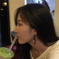 以后，我想从你的窗子里看月亮。 你可愿与我一起溺入深