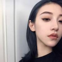 她是一场经久不散的风