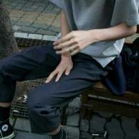 两个人在一起开心就好 在乎的越多反而越累 ... 钟情于岁月，浪荡于荒