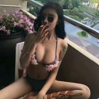 凤凰花花语：思念，离