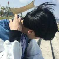 终日两相思，为君憔悴尽，百花时。 真正的忘记，并非不再