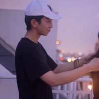 我也好奇我到底能喜欢你多久. 把你加入黑名单之后找