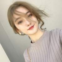 薄倩 看着你的相片，我就特