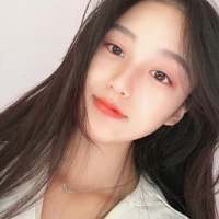 薄倩 看着你的相片，我就特