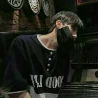 只钟情于你一人. 大概是周围的人都在拒