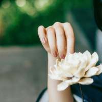 婪瘾。 女孩子多积点口德吧