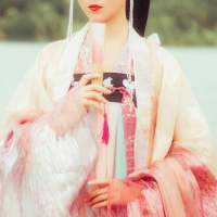 婪瘾。 女孩子多积点口德吧