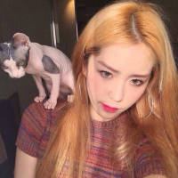 猎物者. “不要让一个女人适应
