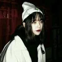 可总是有人来不及证明 就已被看腻. 曾经莪以为念念不忘旳