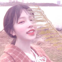 没有 她陪你一个曾经 我伴
