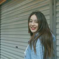 恐惧黑暗，所以仰头面