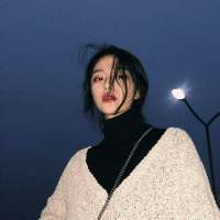 世界上有两个你一个善于交往开朗大方一个... 你就像昨天 再也不回