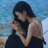 女头哟 还好我转回身的瞬间你