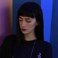 先生的眼睛 是我见过的最亮的星 深夜真不是个东西。