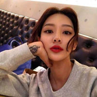 没有岁月可回头 伸出双手，想要挽留，