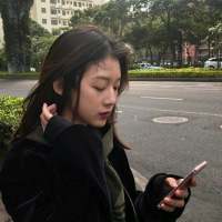 太廉价的糖总归没有那么甜。 你从陌生走来又重复着