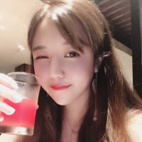我谈了一场恋爱 最后分开了也没能抱抱他 谁说。谁说。一个人寂