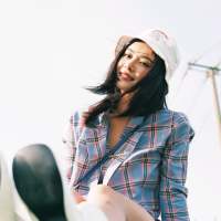 山远始为容 心里可以孤独，但骨子