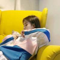 “ 希望你哭过以后 把心放冷一点 把无情发... 得不到的回应就放弃吧