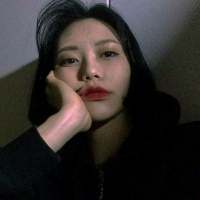每天一更 女头奉上 你喜欢看着电脑发呆，