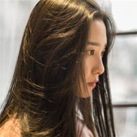 以后，我想从你的窗子里看月亮。 你可愿与我一起溺入深