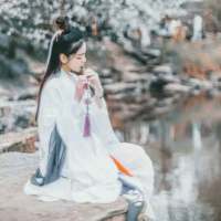 古风系女，桃花运 你是一个人孤独，还是