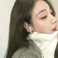 每天一更 女头奉上 带着雨伞却期待天晴，
