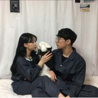 洛