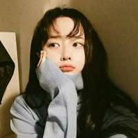 女头 | 一头撞进风里，像撞进什么人怀里。... 短亭白袖舞乱惊枝相思