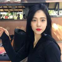 洛你们可睡得还香? 从前看她抽烟我会假装