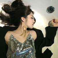 山远始为容 我听闻青春十言九妄但