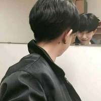 我已经没有权利再把你抱紧了。 在我孤独无助难过的时