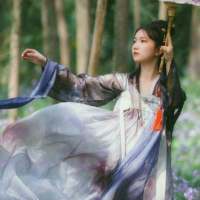 好久不见 今晚来我梦里吧 有点想你了 ?... 我只用一眼的时间去沦