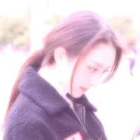 谁还记得第一个让自己喜欢到疯掉的人 如果让你在LOL和我