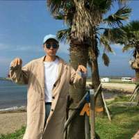 “我其实并不讨厌狗我只是讨厌像狗的人和像... 留不住的东西，用脚踹