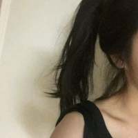 你是年少的欢喜。 我只是个陪你疯了一场