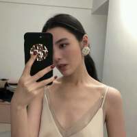 情话  你可以勉强穿件你不喜欢的衣服 ... 装逼挨雷劈，从头劈到